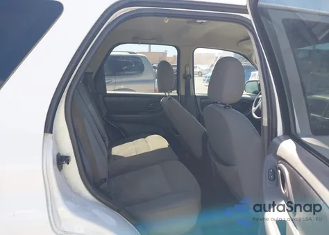 2005 Ford Escape Xlt z USA, uszkodzony, nr VIN 1FMYU93165KE47388